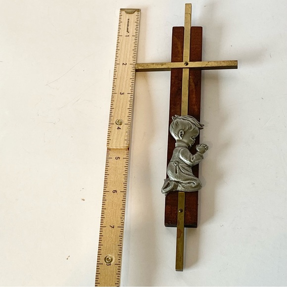 Vintage Brass, Pewter, and Wood Praying Boy Cross Holy Crucifix Religious - Picture 9 of 12